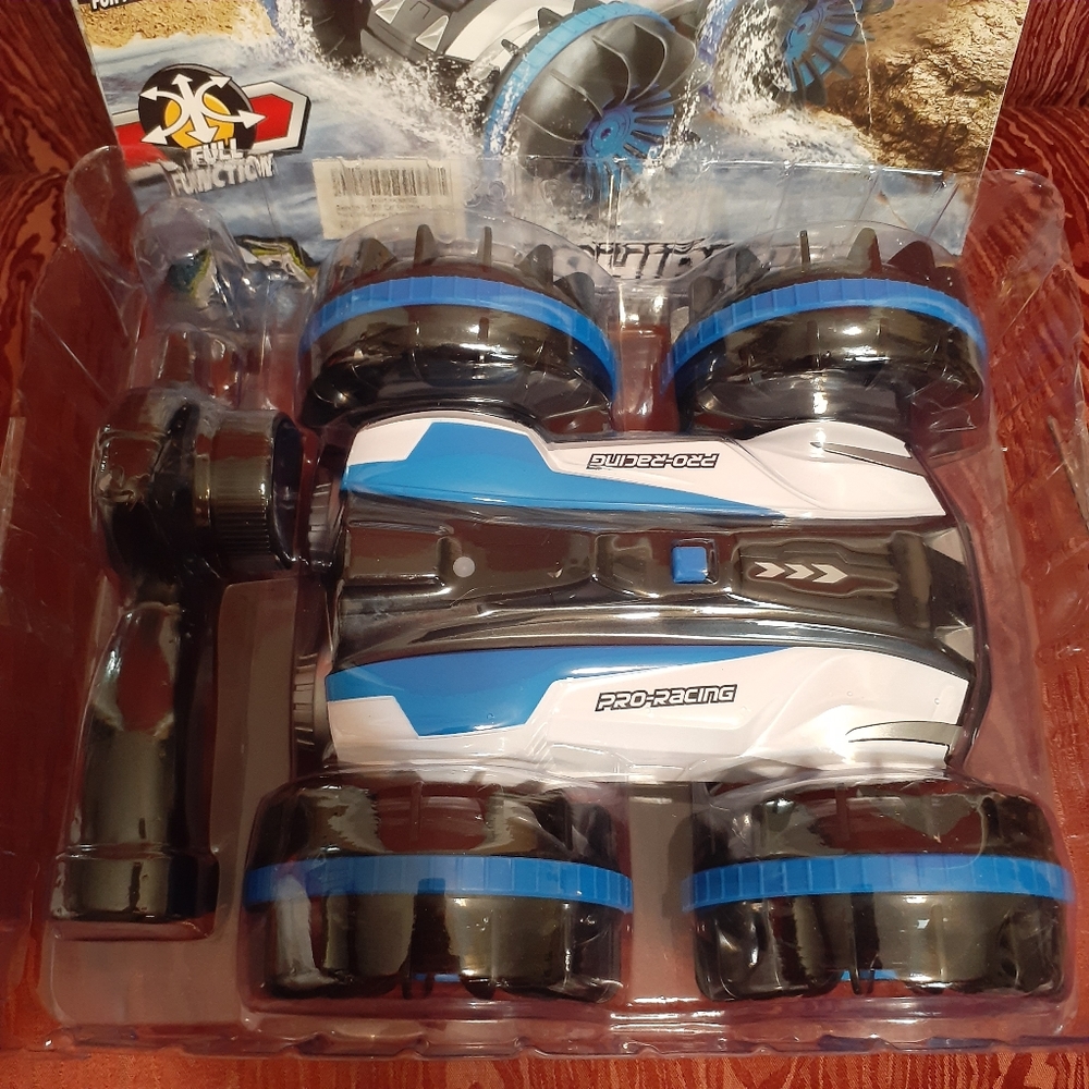 NEW PRO-RACING NEW MODEL REMOTE CONTROL AMPHIBIOUS TRUE 4X4 RADIO CONTROLLED